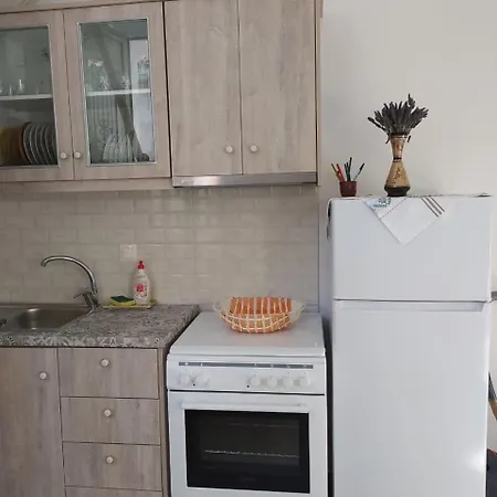 Small Home Of The Square Σπιτάκι Της Πλατείας *