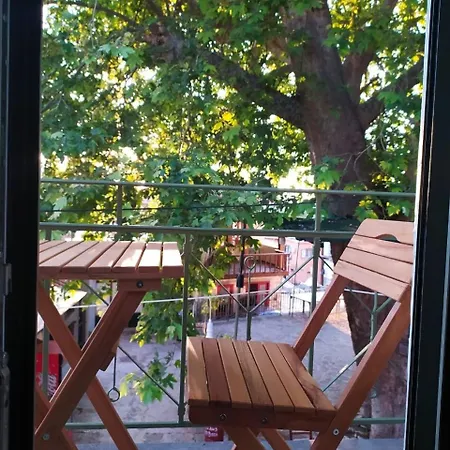 Apartment Small At The Plane Tree Of The Square