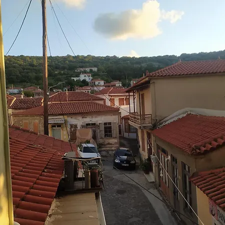 Small Home Of The Square Σπιτάκι Της Πλατείας